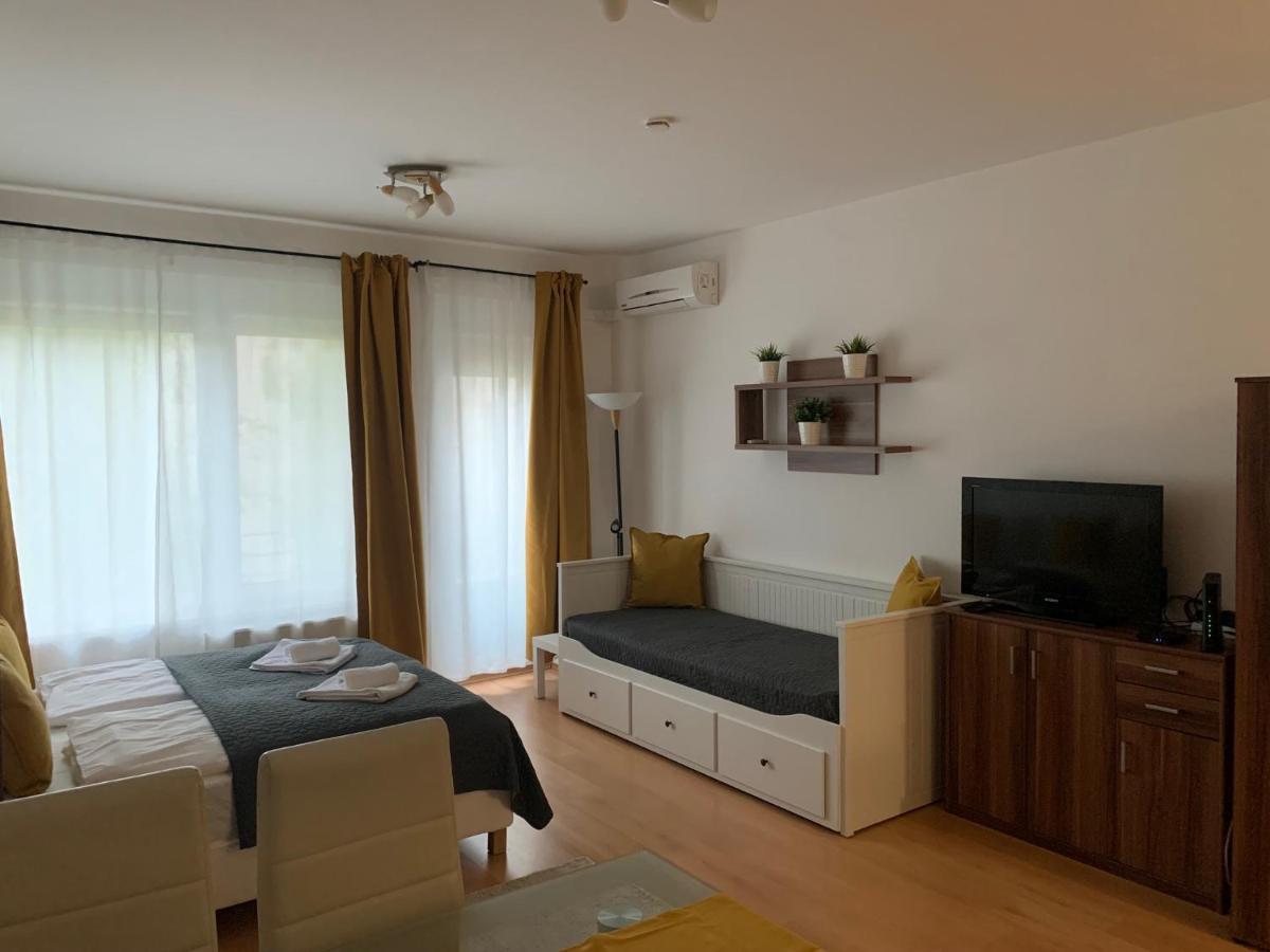 Corvin Fontana Apartment Budapest Bagian luar foto